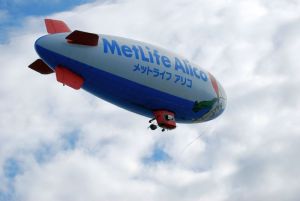 離陸後、左旋回して東京方面に向かっています